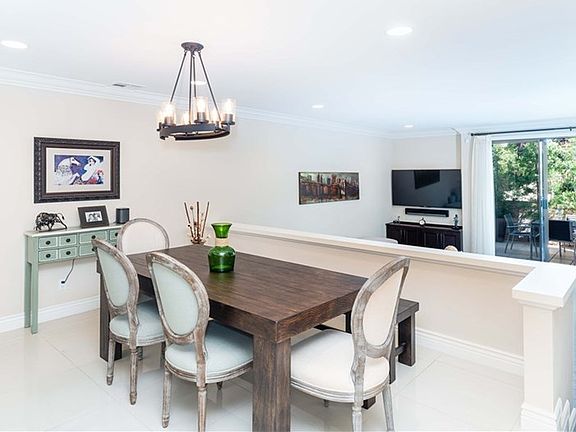 5th image of 5243 Yarmouth Ave Unit 36