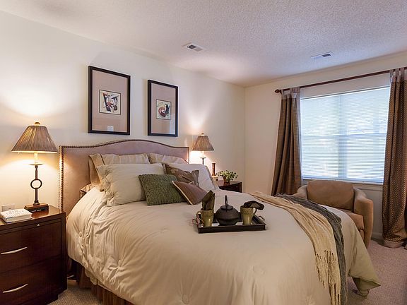 4th image of 311 Hilltop Dr #311