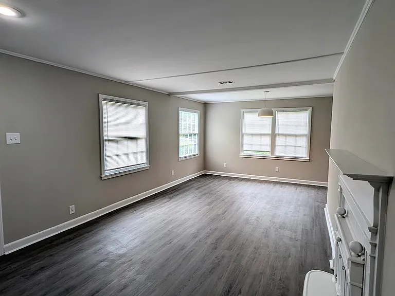 102 Marshall Dr — Photo 8