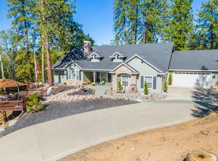 18100 Red Cliff Way, Lakehead, CA 96051