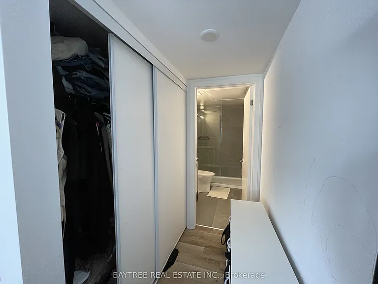 40 Ed Clark Gdns #Townhouse 21 — Photo 11