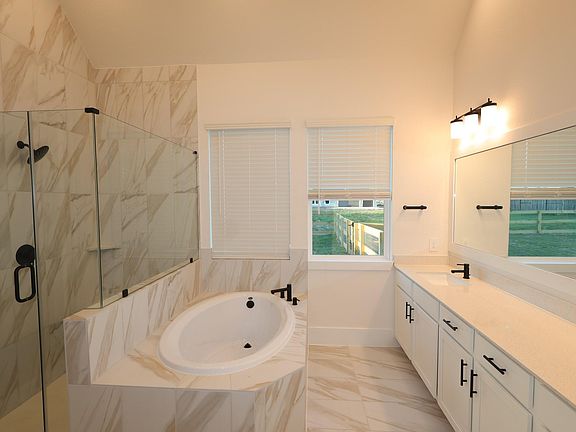 5th image of 21703 Hibiscus Hedge Trl