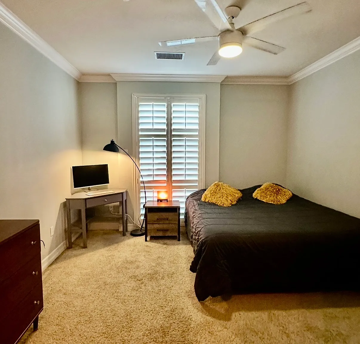 2 bed, 1172 sqft, $3,499 — Photo 3