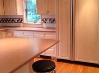 92 Meetinghouse Cir, Needham, MA 02492