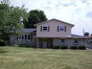 1210 Brentwood Ave photo 1