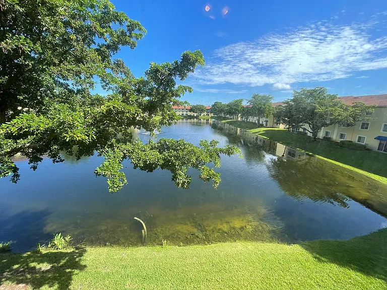 8274 Key Royal Cir #1032 — Photo 19