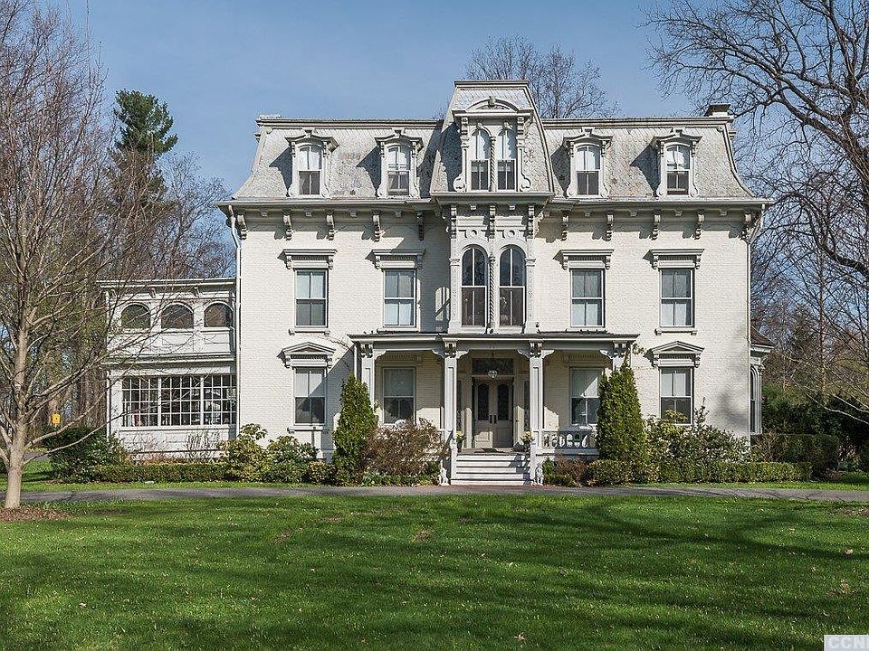 2nd image of 20 Broad St