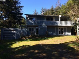 210 10th St, Port Orford, OR