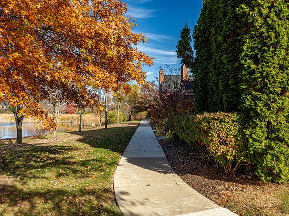 5th image of 5678 Hampshire Ln
