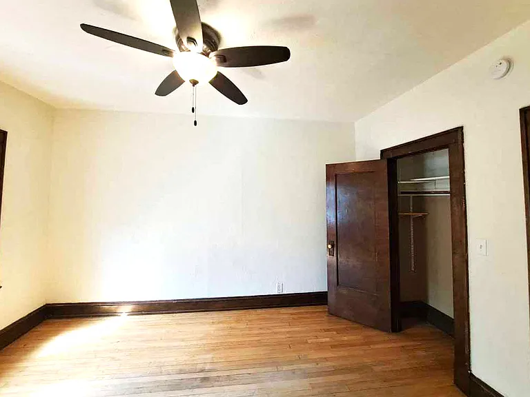 225 Place Apartments — Photo 45
