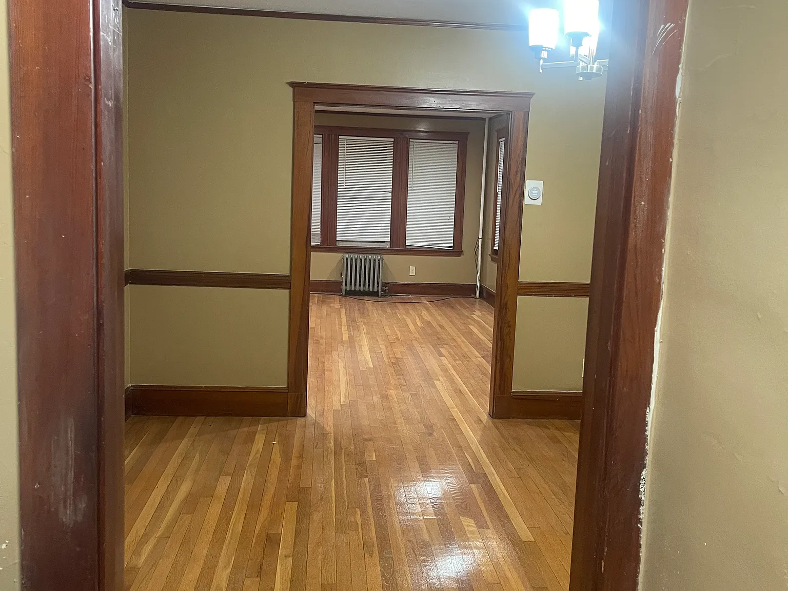 3 bed, 1200 sqft, $3,400 — Photo 1