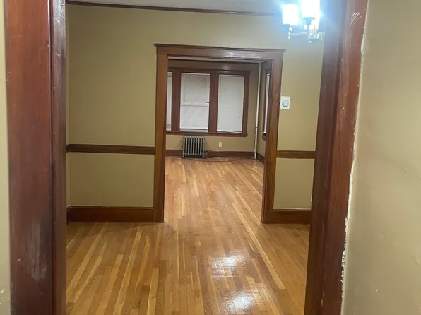 997 River St, Hyde Park, MA 02136