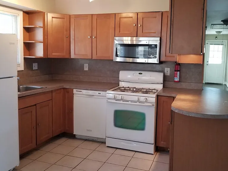 299 Morrell Dr — Photo 2