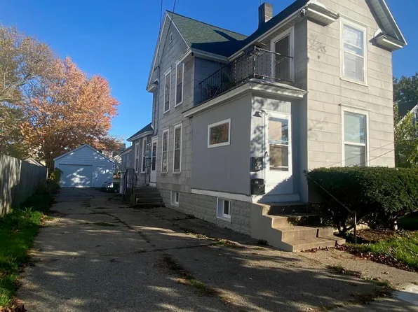 1132 Davis Ave NW, Grand Rapids, MI 49504