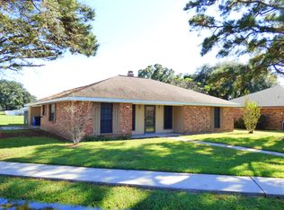 509 S Beau Pre Rd, Lafayette, LA 70508