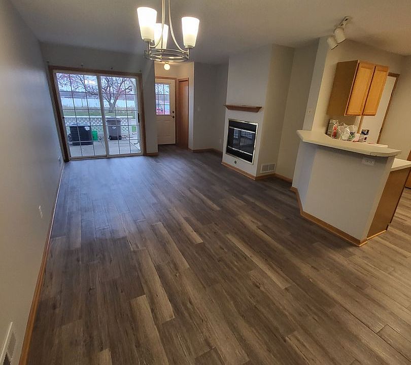 1st image of 1325 SE Delaware Ave APT 9