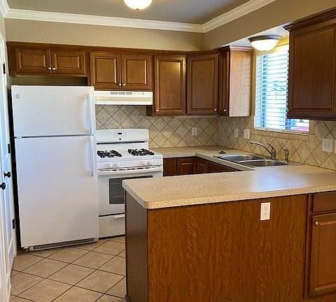 3rd image of 204 Northwest Dr APT A