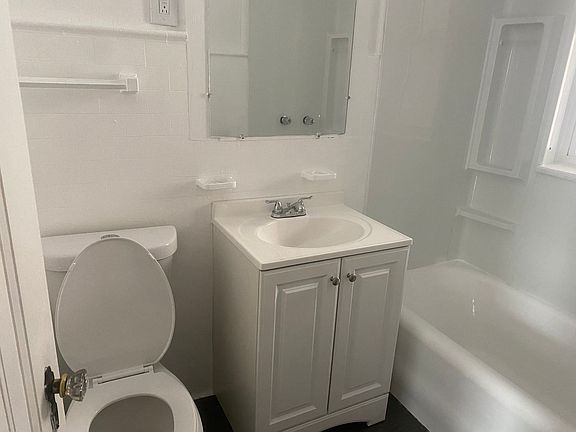 4th image of 1732-36 E 79th St #2E