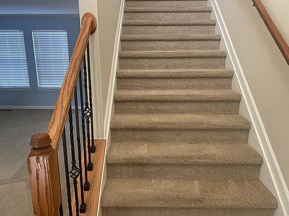 3rd image of 950 Cobble Dr