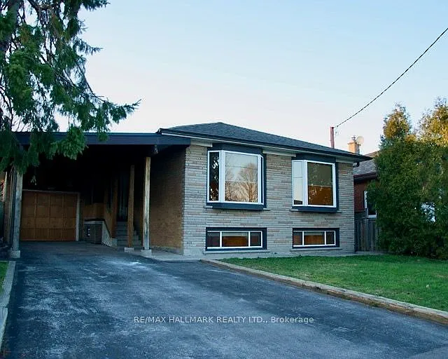 162 Combe Ave — Photo 1
