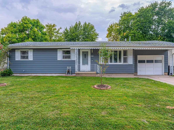 1017 N Madison St, Lincoln, IL 62656