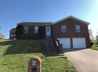2806 Horse Trail Rd, Jeffersonville, IN 47130
