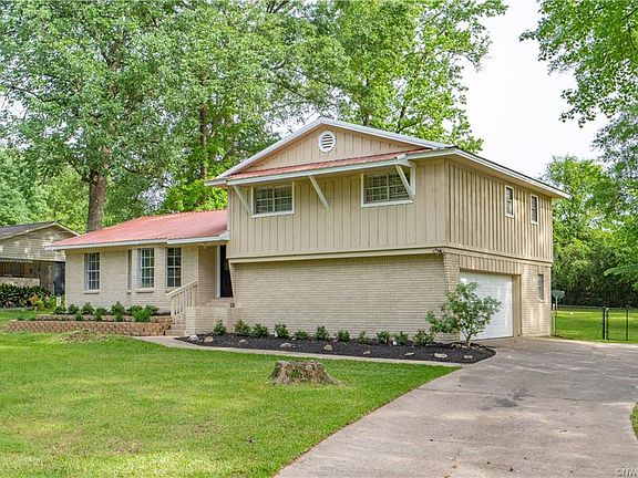 3rd image of 105 Hickory Hollow Dr