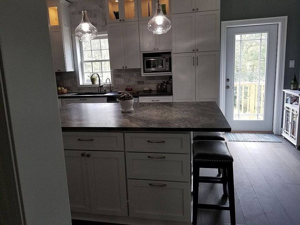 2nd image of 21 Rocky Springs Rd