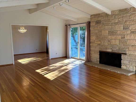 3rd image of 13196 Cumberland Dr