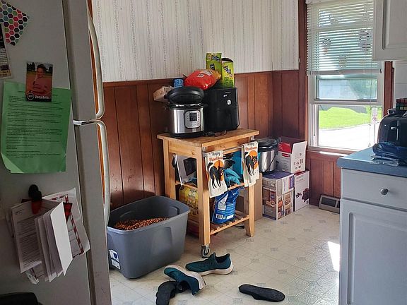 4th image of 2452 21st Ave