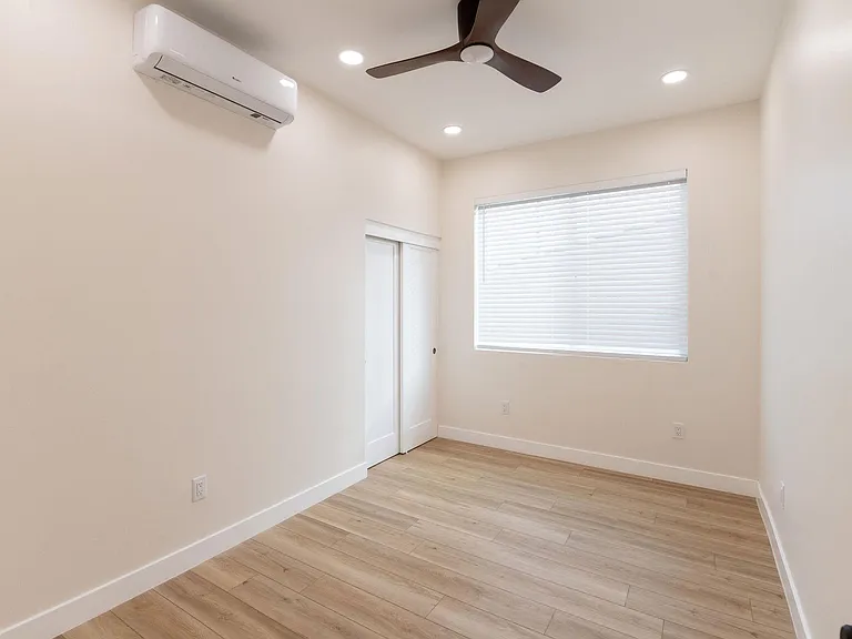 4774 Bancroft St — Photo 18