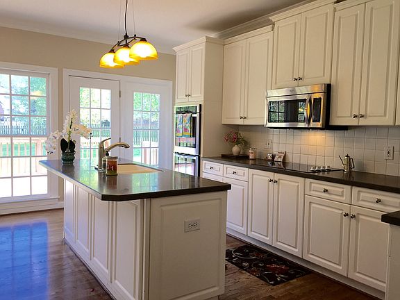 4th image of 3118 Lodge Dr