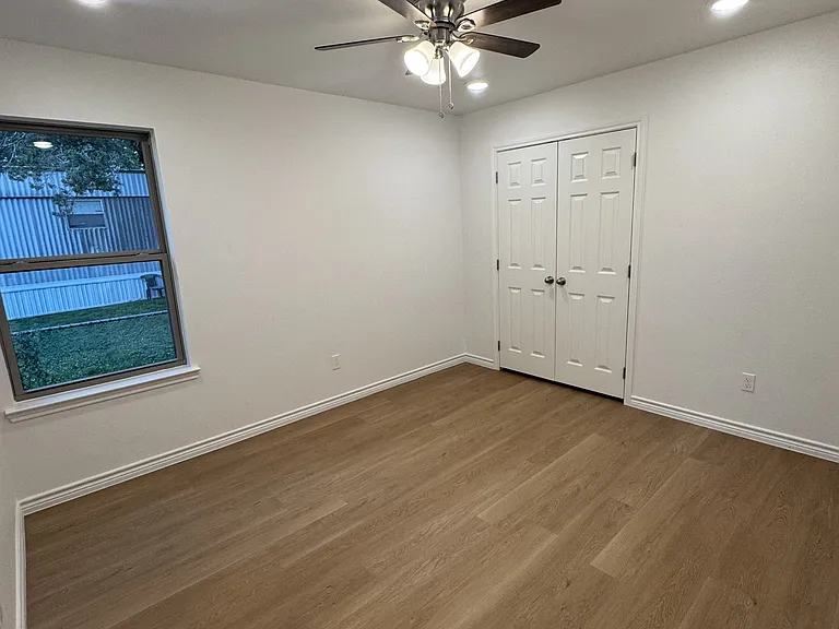 423 E Beeline Ln — Photo 10