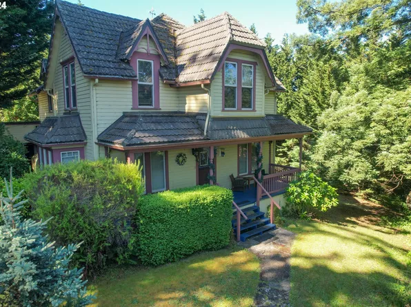 37 S Baxter St, Coquille, OR 97423