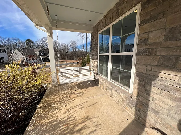 Relaxing front porch swing
