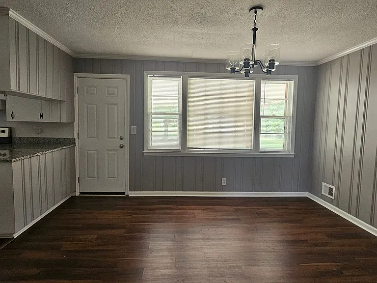 2709 Haymarket Rd — Photo 6