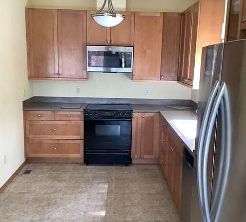 4th image of 10023 NE 115th Ln