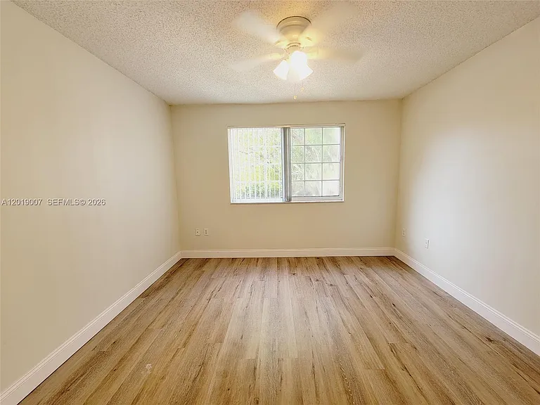 4155 N Haverhill Rd #1415 — Photo 8
