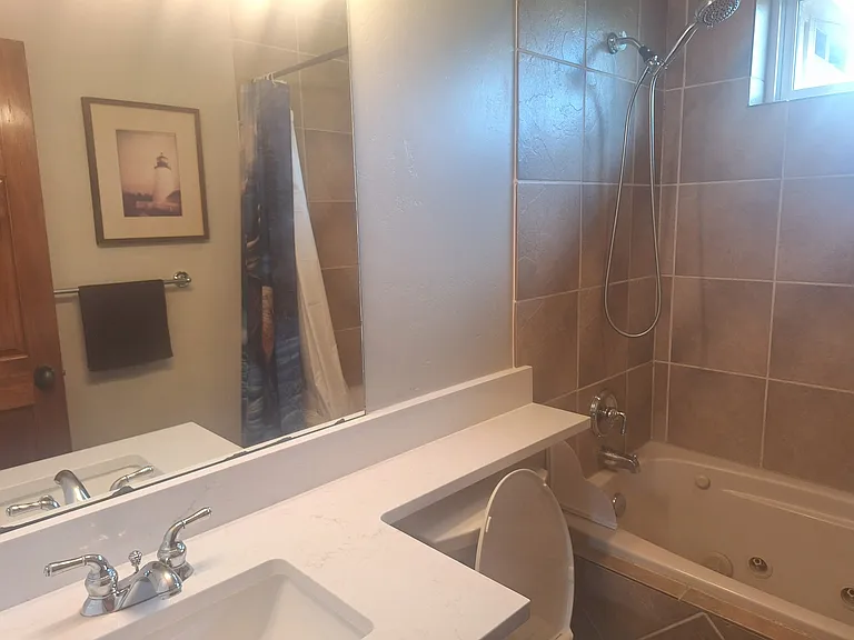 Rear master bathroom.
