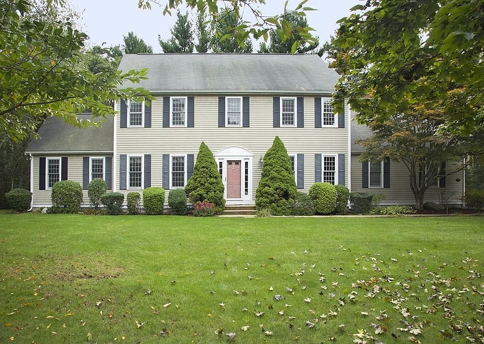 1st image of 11 Mulberry Dr