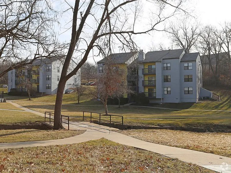 Reserve at Hillcrest — Photo 15