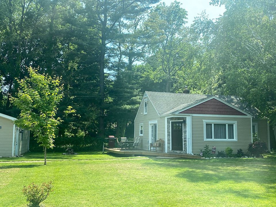 2nd image of 9624 River Rd