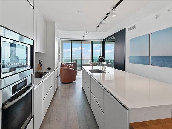 4th image of 900 Biscayne Blvd APT 5605