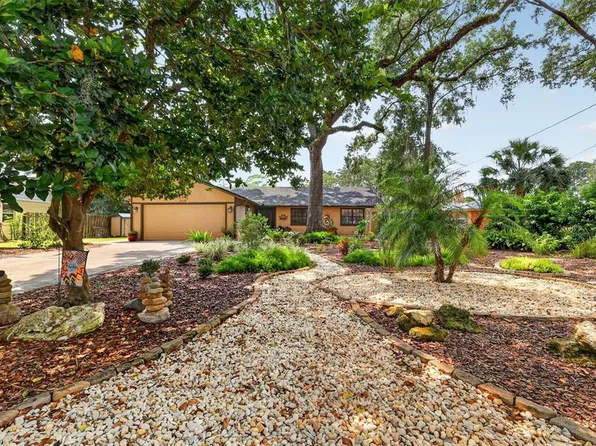 2115 SUZANNE DRIVE, MOUNT DORA, FL 32757