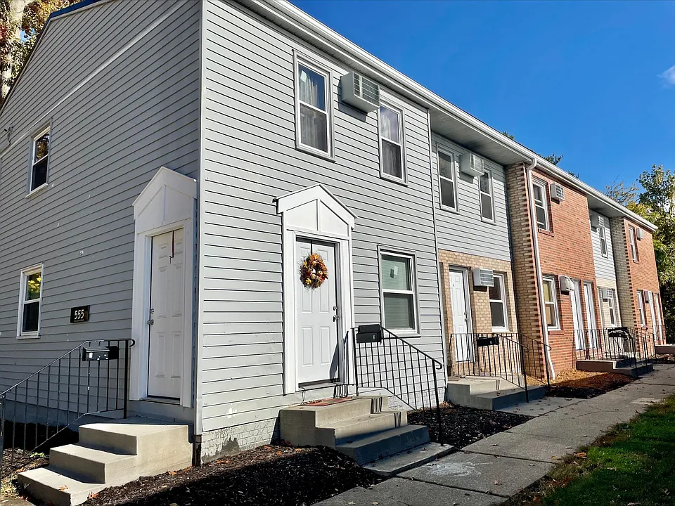 555 Schiller Ave