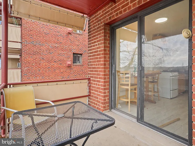1581 N Colonial Ter #201X — Photo 25