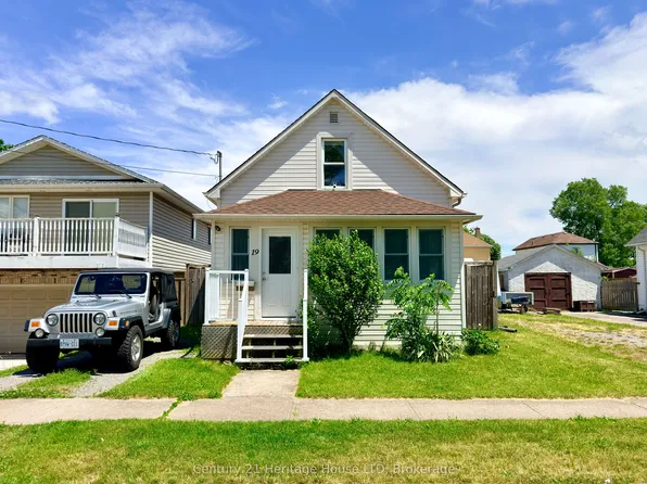 19 Santone Ave, Welland, ON L3C 2J5