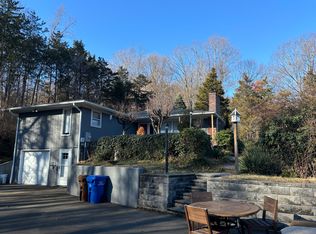 59 Linsley Lake Rd, North Branford, CT 06471