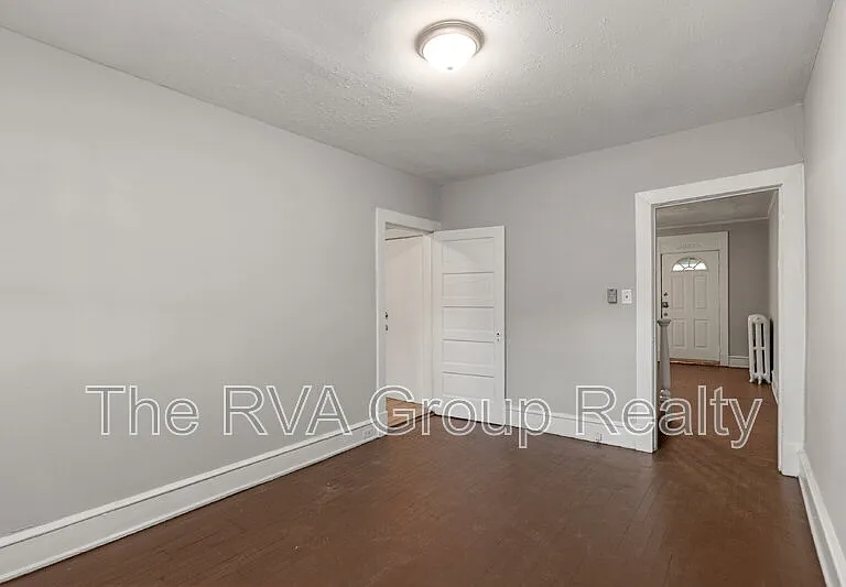 2611 Grayland Ave — Photo 7