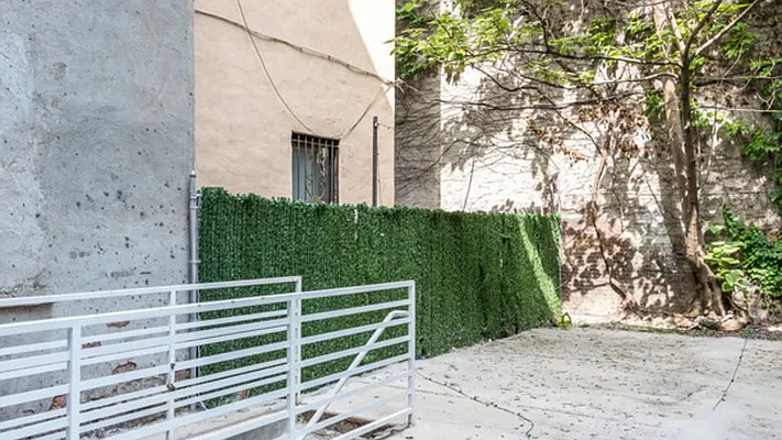 Rented by Nooklyn NYC LLC | media 19